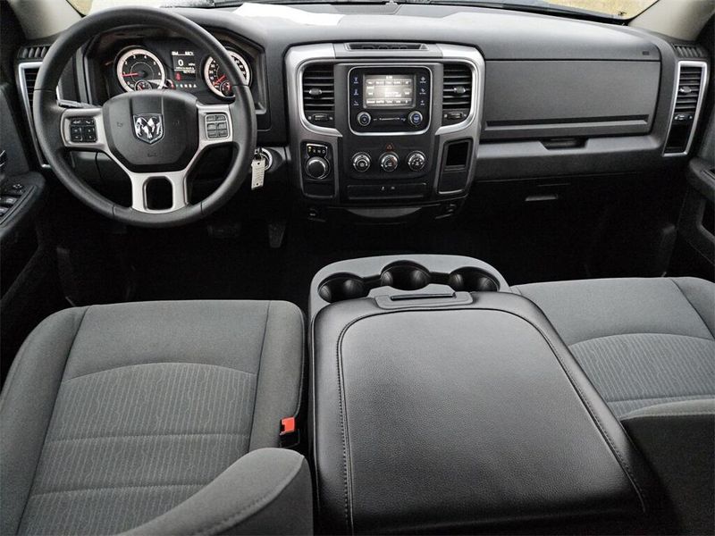 2022 RAM 1500 Classic SLTImage 12