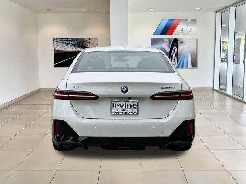 2025 BMW i5 eDrive40Image 7