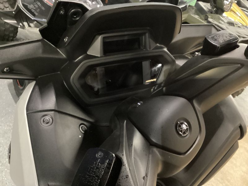 2024 Yamaha XMAX GRANITE GRAYImage 4