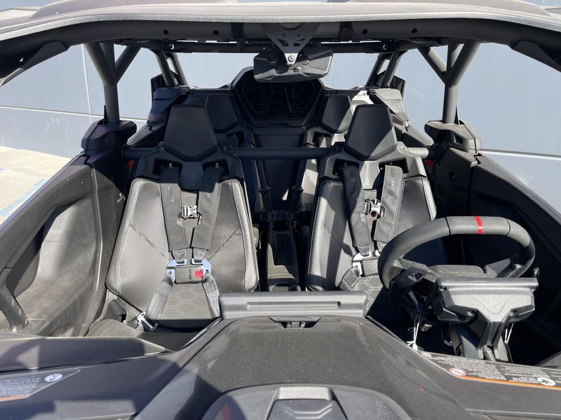 New 2026 Can-Am MAVERICK R MAX X RS 999T DCT Image 4