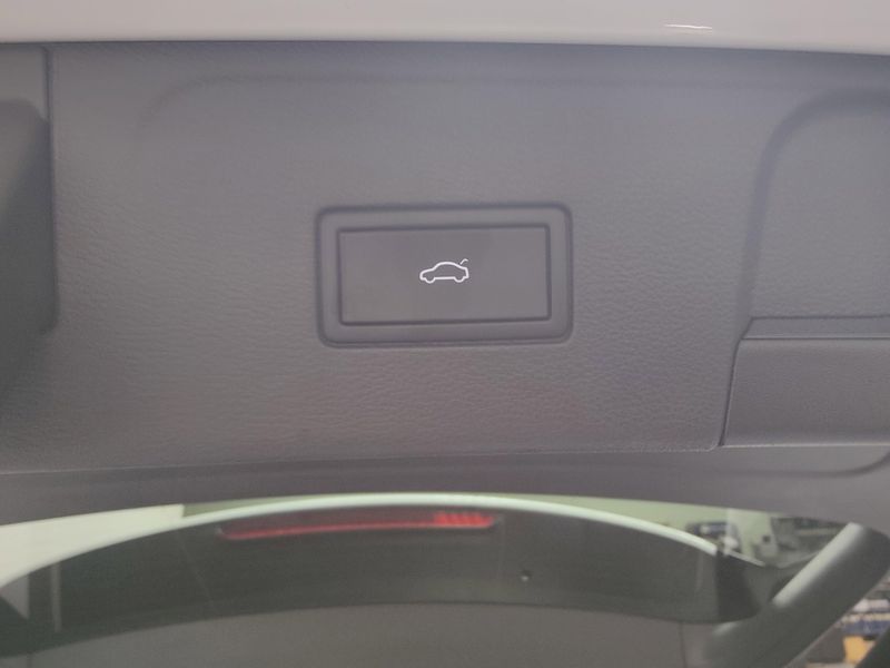 Used 2024 Volkswagen Atlas SEL AWD w/Sunroof & NavigationImage 16