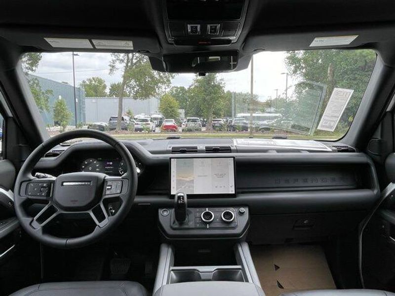 2025 Land Rover Defender S