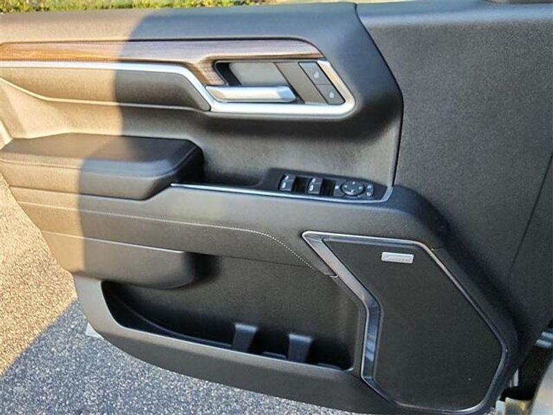 Used 2023 Chevrolet Silverado 1500 RSTImage 23