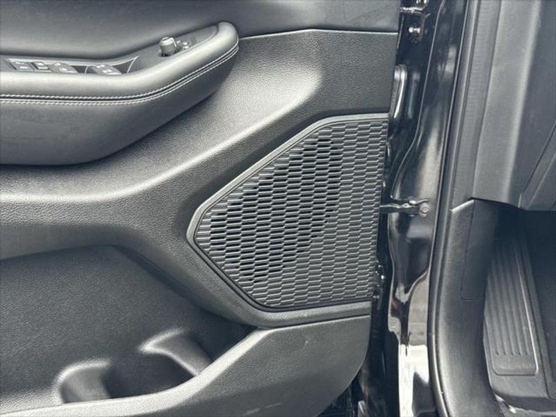 New 2026 Jeep Grand Cherokee L Laredo 4x2