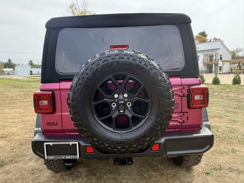 2024 Jeep Wrangler Willys photo 4