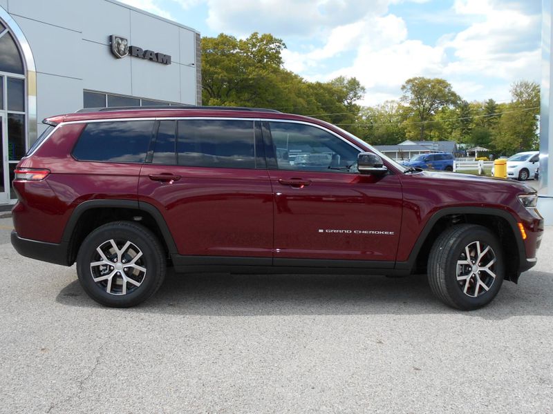 2025 Jeep Grand Cherokee L Limited 4x4Image 33