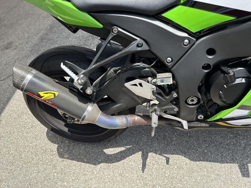 Used 2025 Kawasaki NINJA ZX 10R ABS KRT EDITION Image 16