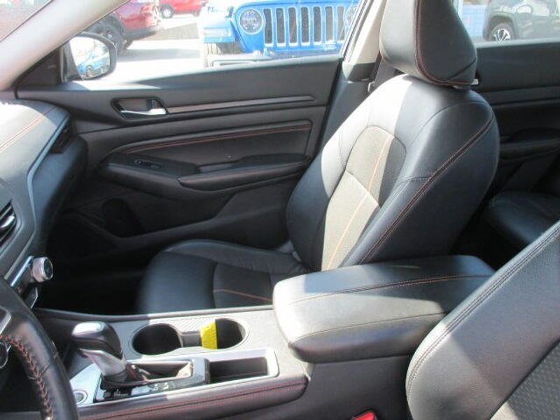 2022 Nissan Altima 2.5 SRImage 19