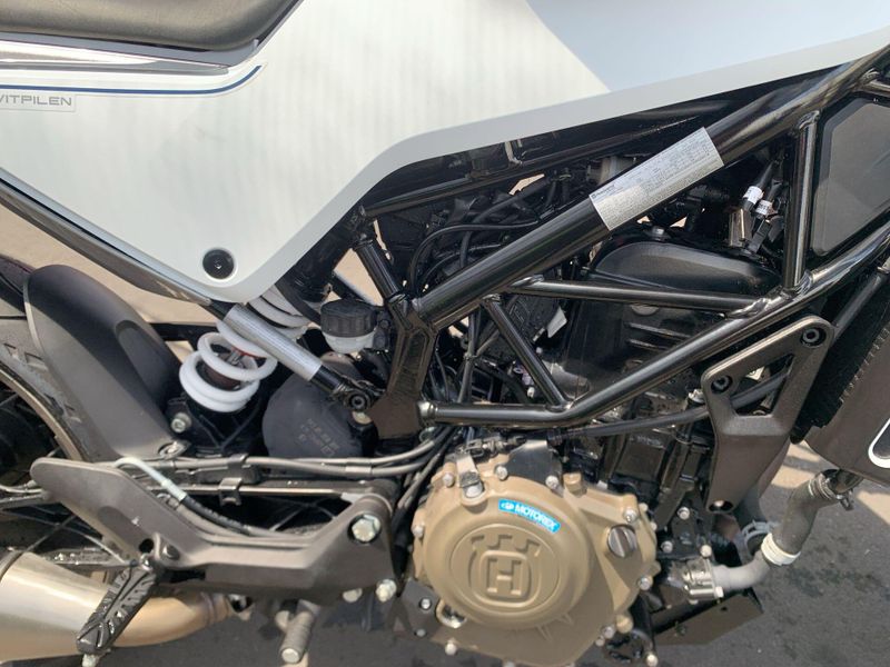 Used 2023 Husqvarna Svartpilen 401 Image 18
