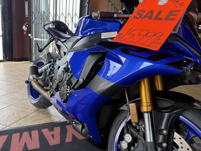 Used 2018 Yamaha YZF-R1 Image 9