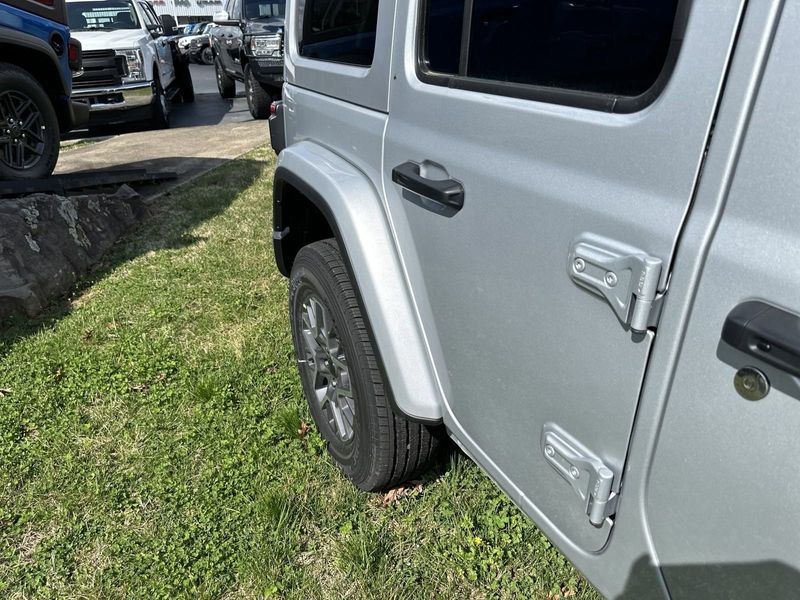 2024 Jeep Wrangler 4-door SaharaImage 6