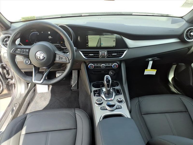 New 2025 Alfa Romeo Giulia AWDImage 13