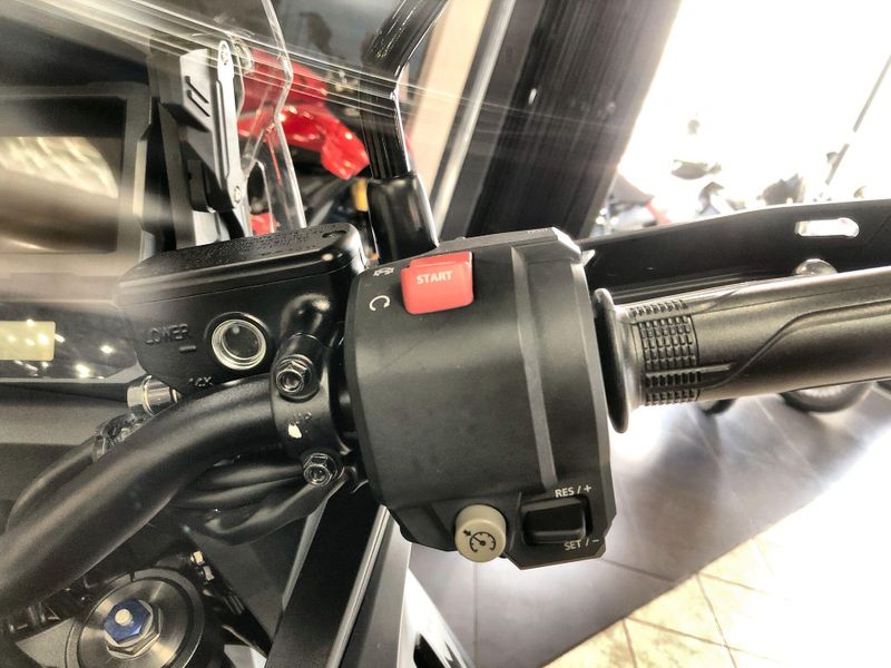 New 2026 Honda AFRICA TWIN DCT Image 10