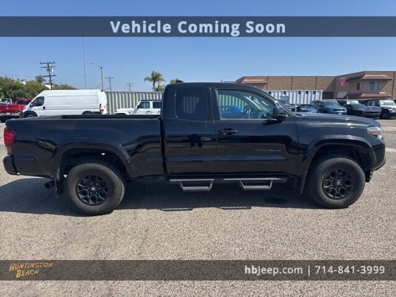 2022 Toyota Tacoma SR5Image 4