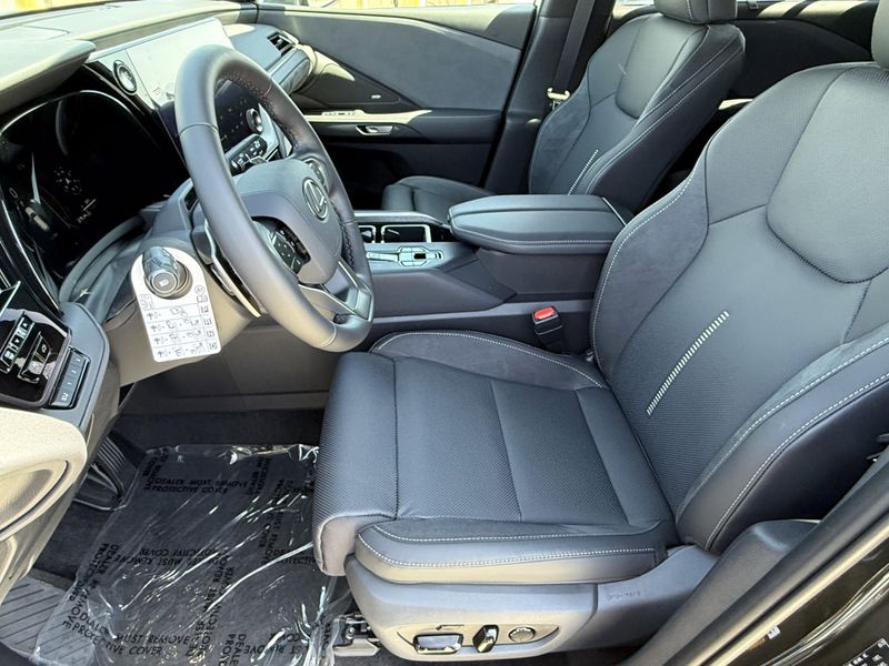 2025 LEXUS TX 350 LuxuryImage 18
