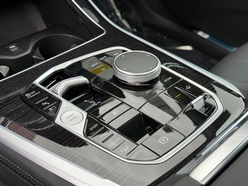 New 2026 BMW X5 xDrive50eImage 24