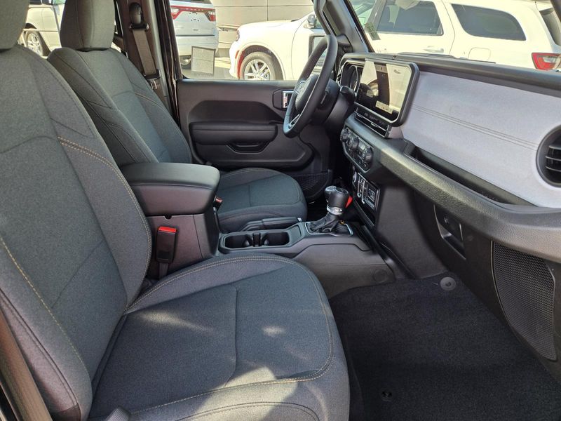 New 2026 Jeep Gladiator Sport S 4x4