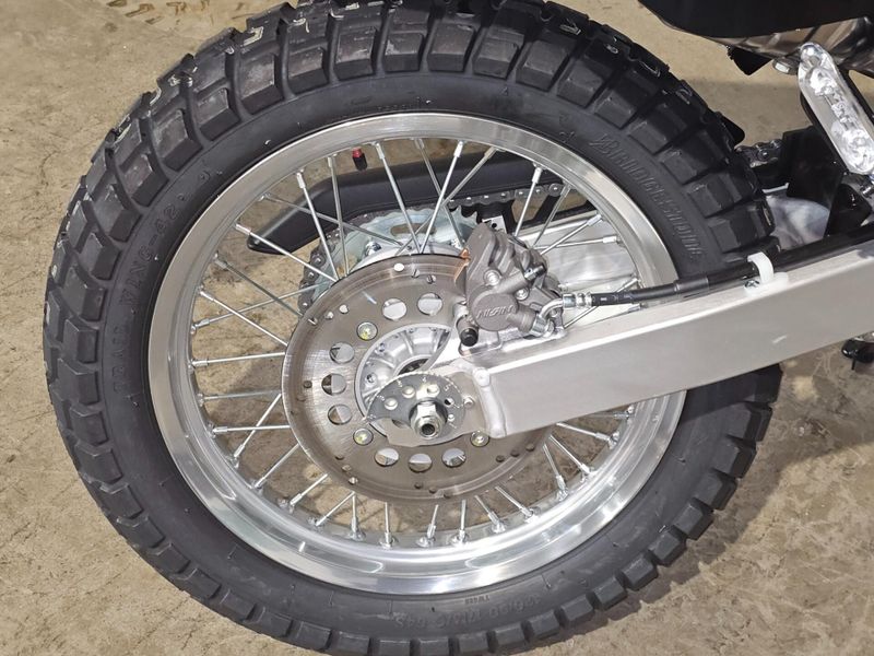 New 2026 Suzuki DR650S Image 11