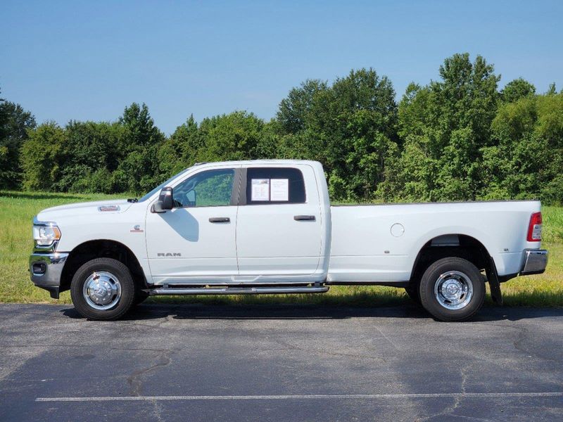 2023 RAM 3500 BIG HORNImage 3