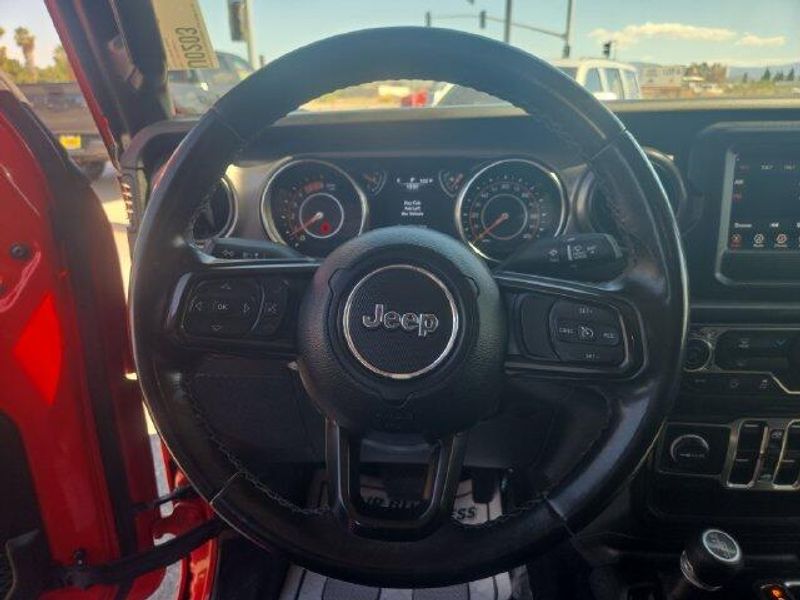 Used 2022 Jeep Gladiator SportImage 13