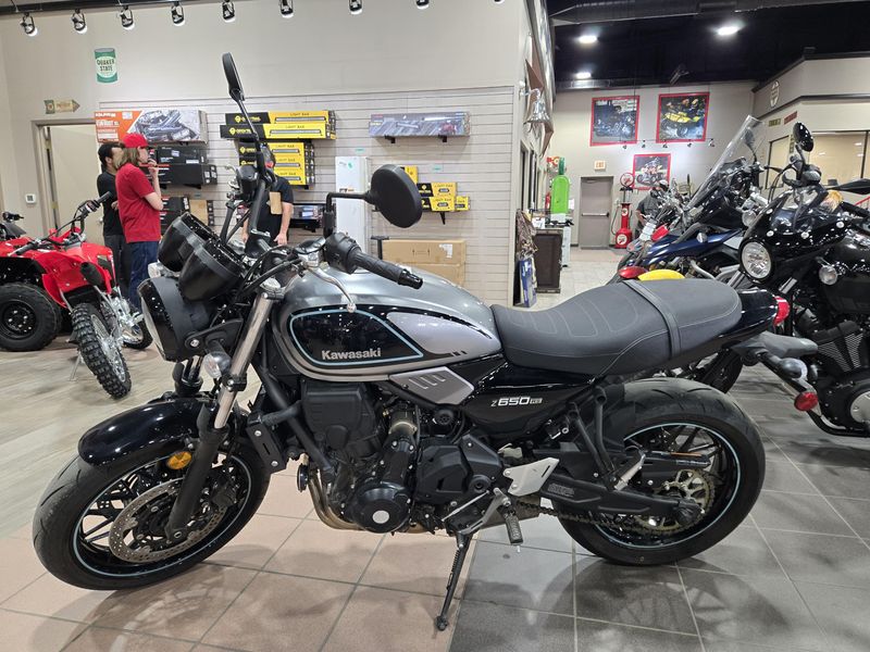 USED 2023 KAWASAKI Z650RS ABS Image 4