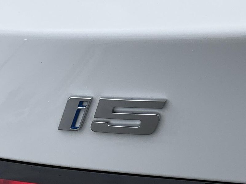 2025 BMW i5 eDrive40Image 14