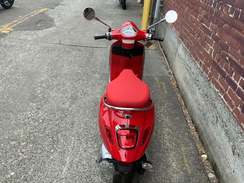New 2027 Vespa PRIMAVERA 150 RED 