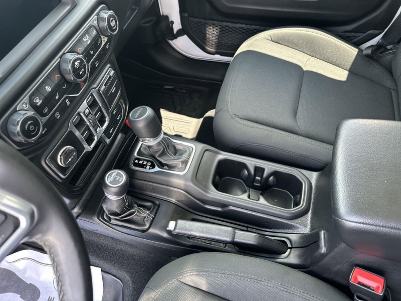 2020 Jeep Gladiator OverlandImage 26