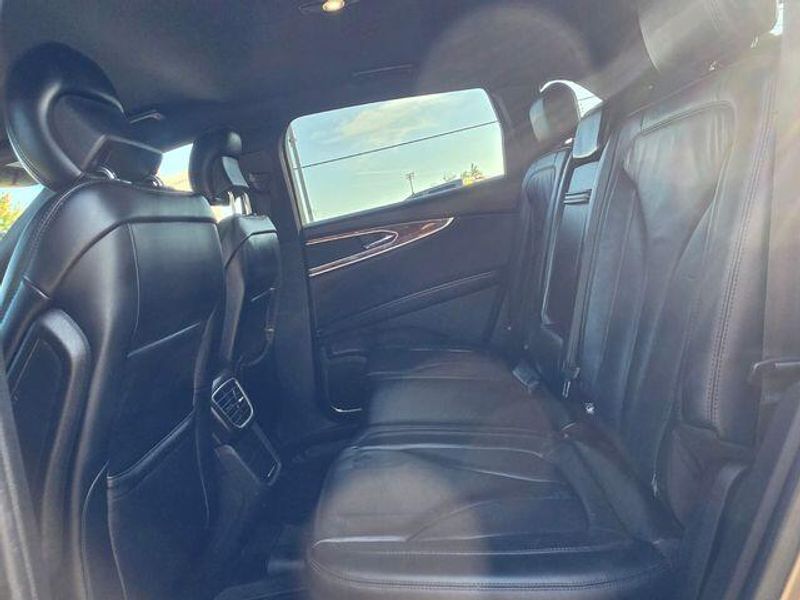 Used 2017 Lincoln MKX SelectImage 17