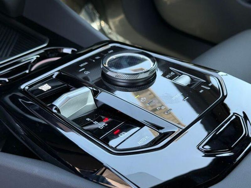 New 2026 BMW 5 Series 530iImage 23