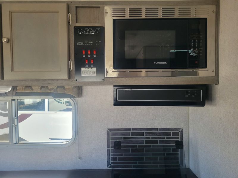 Used 2025 WOLF CREEK 890 Image 15