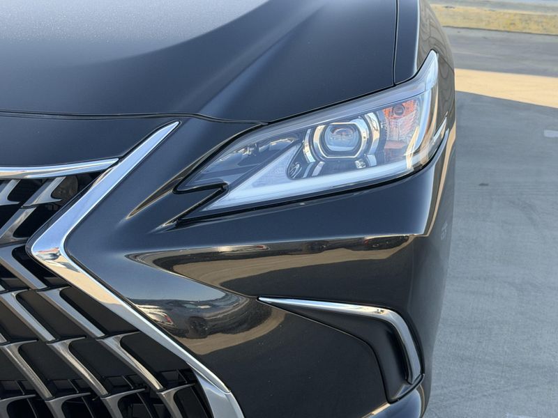 Used 2024 Lexus ES 350Image 12