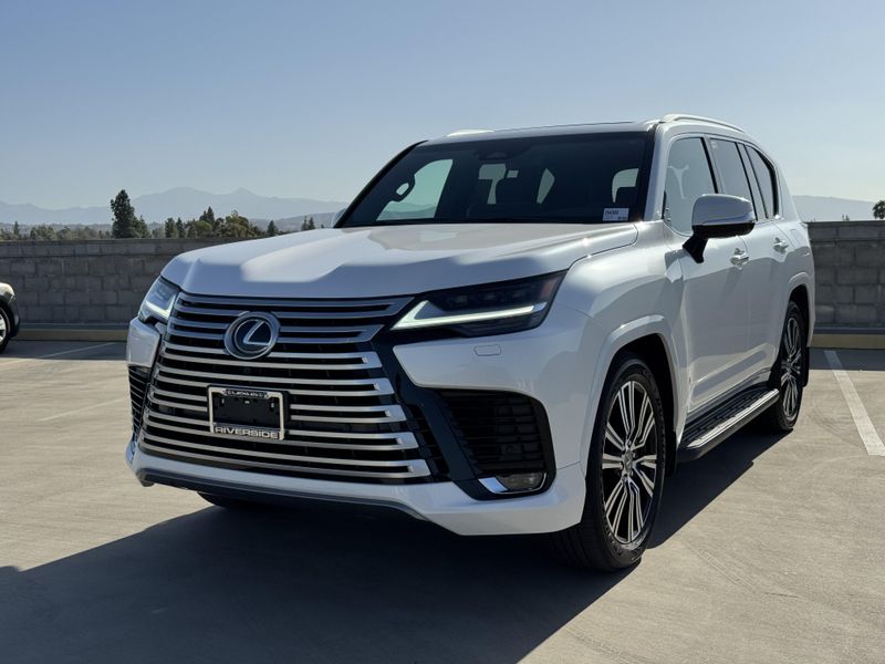New 2026 Lexus LX 600 LuxuryImage 4