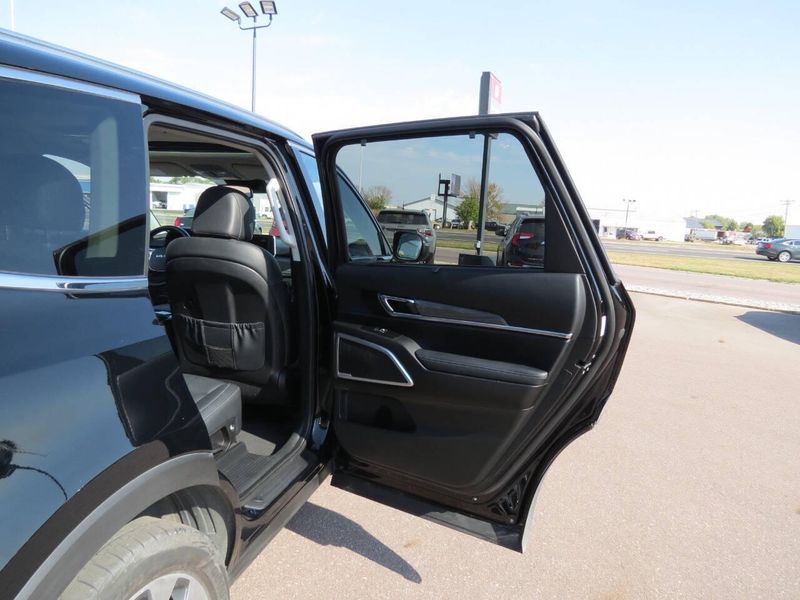 Used 2022 Kia Telluride EX AWD 4dr SUVImage 29