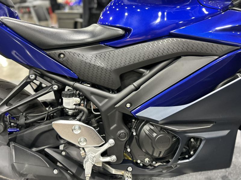 Used 2023 Yamaha YZF-R3 ABS Image 23