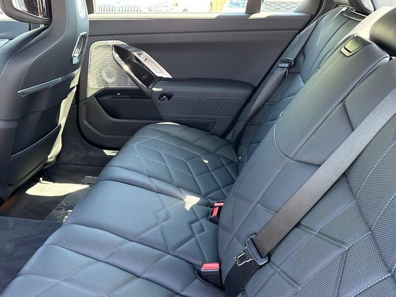 Used 2026 BMW i7 xDrive60Image 31