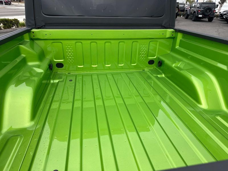 New 2026 Jeep Gladiator Sport S 4x4