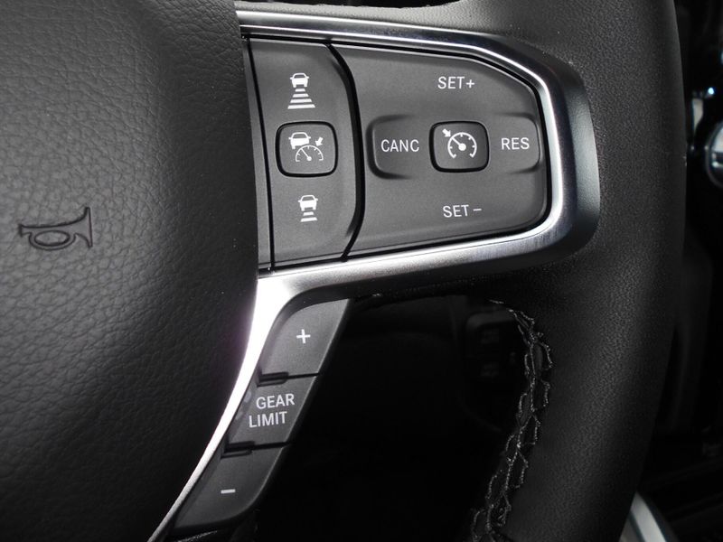 2025 RAM 1500 Big Horn Crew Cab 4x4 5