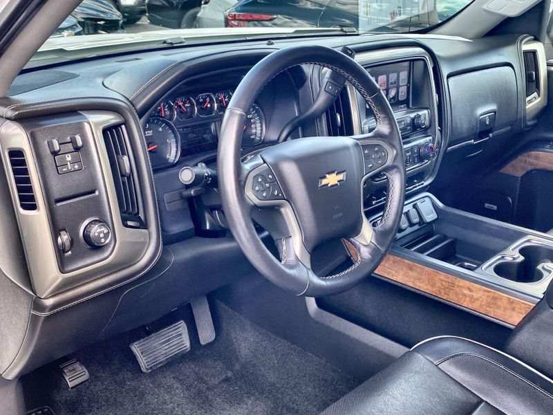 Used 2018 Chevrolet Silverado 1500 High CountryImage 11