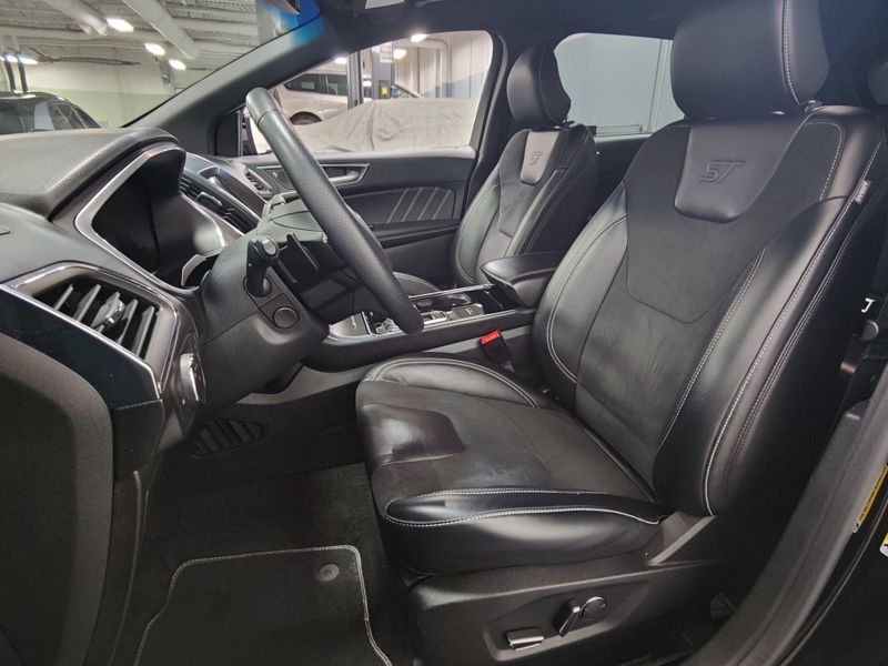2019 Ford Edge ST AWDImage 15