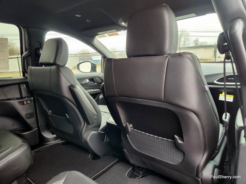 New 2026 Chrysler Voyager Lx