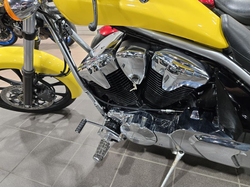 USED 2023 HONDA FURY Image 11