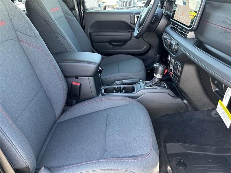 New 2025 Jeep Wrangler 4-door RubiconImage 12