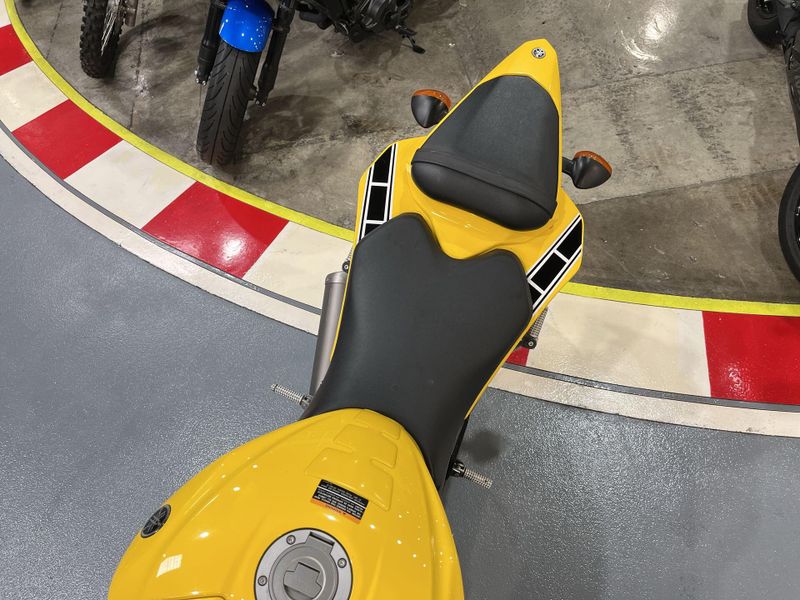 Used 2016 Yamaha YZF-R6 CA Image 12