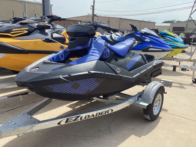 2023 SEADOO SPARK TRIXX 2UP ROTAX 900 HO ACE IBR AND AUDIO DAZZLING BLUE Image 8