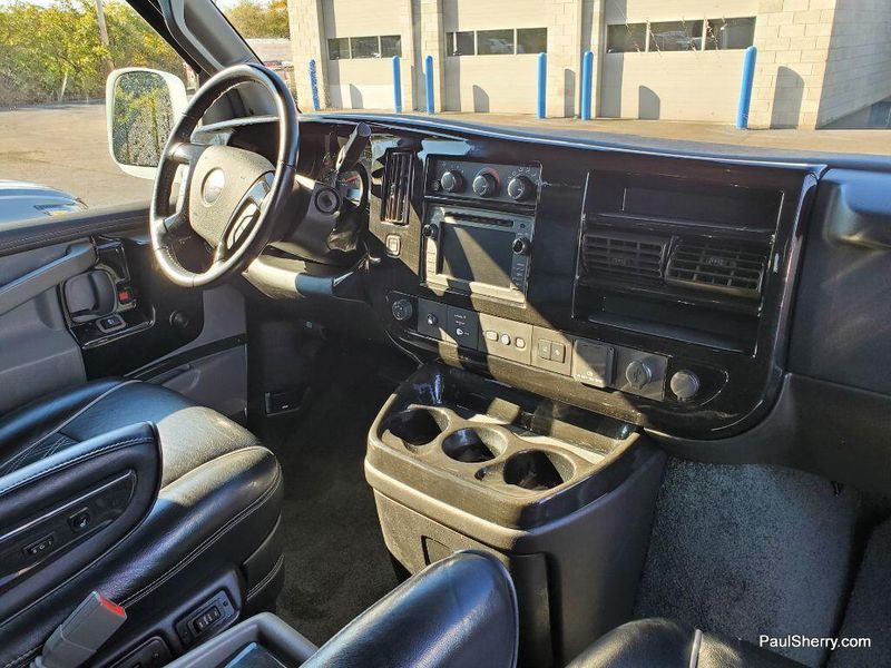 2019 GMC Savana 2500 Image 35