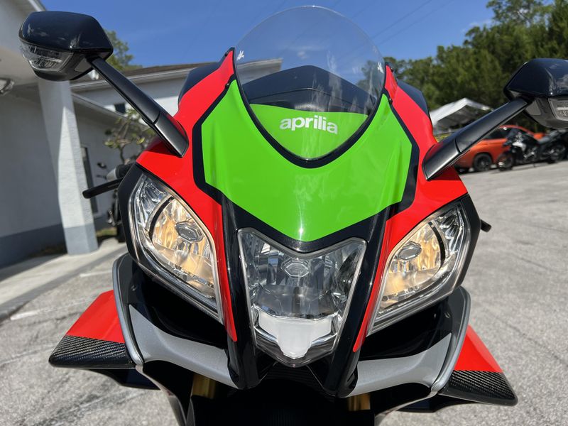 2018 Aprilia RSV4 RF 