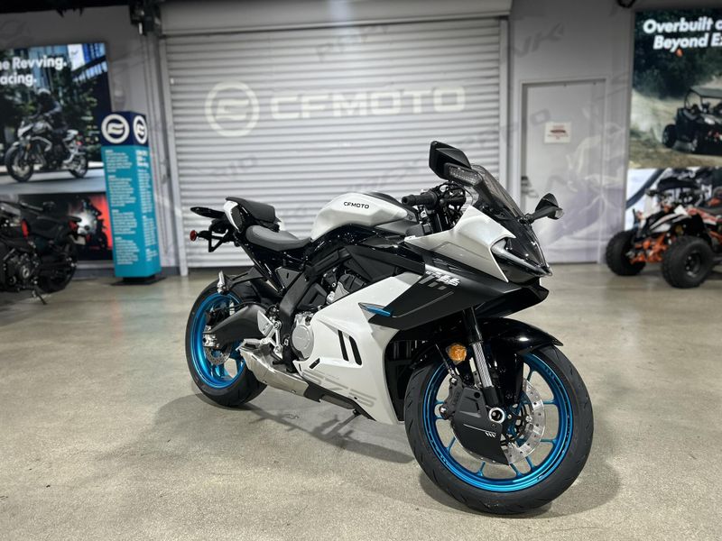 2025 CFMOTO 675SS Image 1
