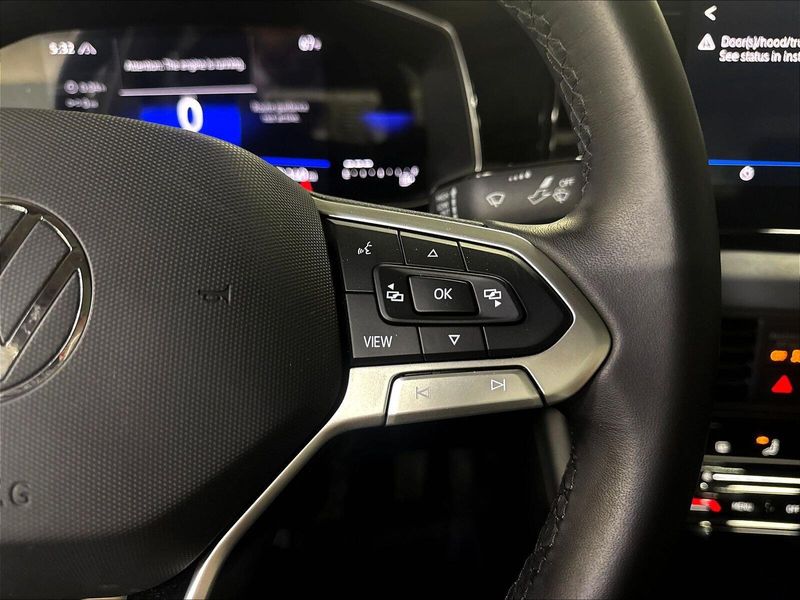 Used 2025 Volkswagen Jetta SE w/SunroofImage 15