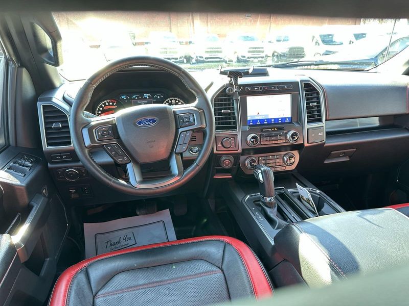 2019 Ford F-150 LariatImage 18